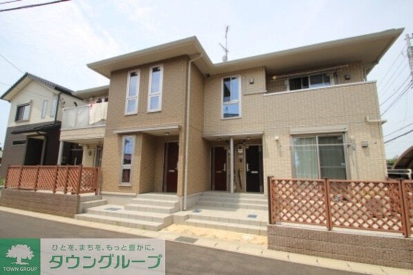 ロイヤルヒルズPの物件外観写真